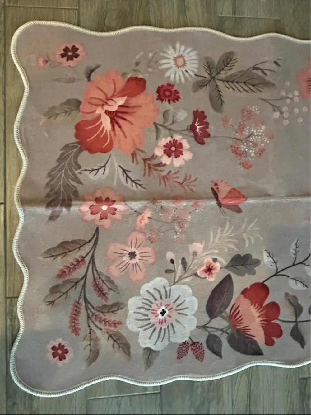 NWOT..Floral Rug Runner with Non Slip Rubber Backing Size 2'6